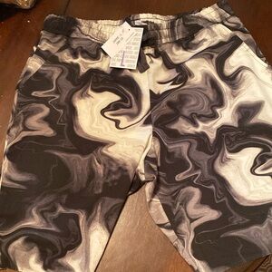 NWT size large LuLaRoe Jamie shorts